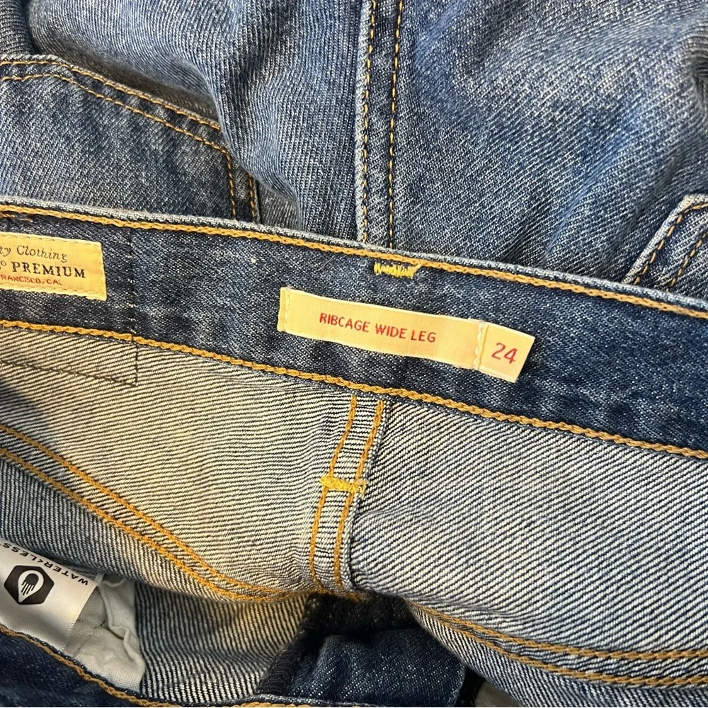 Levi’s rib cage wide leg high rise jeans medium wash 90s inspired - Picture 5 of 6